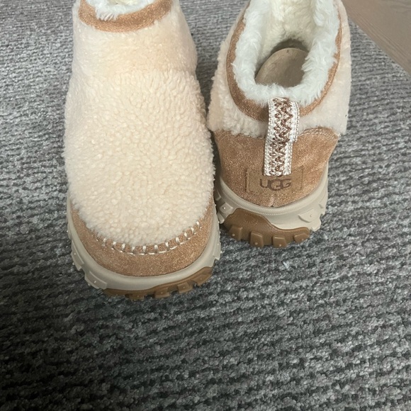 Venture Daze Ultra Mini Cozy Ugg - Picture 3 of 8